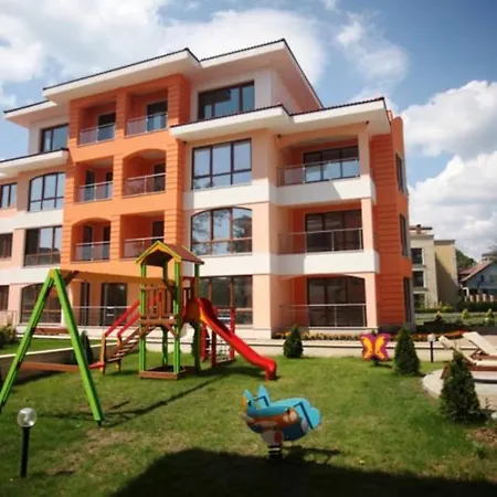 Harmonia Apartment Saints Constantine and Helena